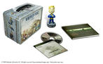Die Collector's Edition von Fallout 3 kommt als Brotdose im US-Design, mit einer Wackelkopf-Figur, dem Buch "The Art of Fallout 3" und der DVD "The Making of Fallout 3". Das eigentliche Spiel liegt natürlich ebenfalls als DVD bei.