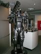 Fallout 3: Bethesda hat unzählige Brotherhood of Steel-Soldaten anfertigen lassen, die in diversen Geschäften zur Schau gestellt werden und zu Promo-Zwecken dienen.