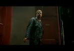 Heavy Rain-Klischee #5: Sieben (Brad Pitt) - David Mills tritt unrechtmäßig eine Tür ein und entdeckt eine abgedrehte Wohnung eines Fanatikers. ...