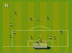 Sensible Soccer, Amiga 500, 1992. Der erste halbwegs realistische Mattscheibenkick, der bis heute eine große Fanschar begeistert. Das neue Grätschsystem sorgte für spektakuläre Abstauber, und auch Kopfbälle waren so effizient wie nie zuvor.