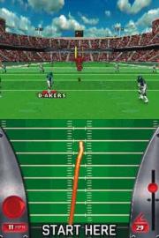 Wenigstens bei den Fieldgoals muss man mit dem Touchscreen arbeiten. Richtung und St&auml;rke des Kicks werden eingestellt.
