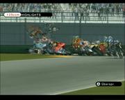 MOTOGP: HOPPLA! Das passiert, wenn man die Mitfahrer als Bremspolster benutzt.