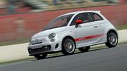 Der Fiat 500 Abarth ist eine der Belohnungen für ein gewonnenes Turnier. Der kleine Flitzer fährt sich prima und kann durch Tuning zur rasanten Rennsemmel werden.