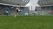 Dynamisch: Miroslav Klose zieht ab, die Italiener können nur zugucken. Hoffentlich sieht's bei einem möglichen Aufeinandertreffen in Südafrika genauso gut aus.