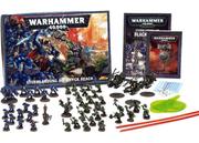 Das Einstiegsset in die Tapletop-Welt: Warhammer 40.000: Sturmlandung auf Black Reach beinhaltet das Regelwerk im Taschenbuchformat, Begleitheft, Würfel, Schablonen und 46 Kunststoffminiaturen. Kostenpunkt: circa 65 Euro.