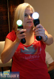 Playstation Move in Aktion - einige Spiele unterstützen auch zwei Controller.