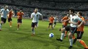 PES 2012 - In den Augen der Community ist ProEvo mit Active-AI in diesem Jahr spielerisch besser.