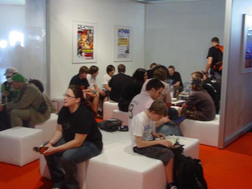 2. Location - Gut, unsere Abo-Lounge auf der GC 2008 wäre perfekt geeignet für eine knackige Silvester-Party. Wir raten euch einfach: Feiert nicht zu Hause, dann müsst ihr hinterher nicht aufräumen!