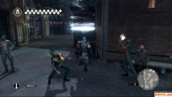 Im Osten fordert ein Mann am Kai Ezio zu einem Wettrennen auf. Ihr müsst die Checkpoints innerhalb des engen Zeitlimits abklappern, um zu gewinnen. Zuerst geht es durch die Straßen in Richtung Nordwesten, bis Ezio zwischen den beiden Narren auf diese Kisten klettert.