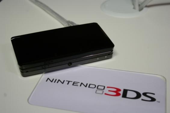 Der neue Nintendo 3DS: 3D-Darstellung ohne Brille und eine angemessene Grafikleistung. Für die Unreal Engine von Epic Games scheint es aber dann aber wohl doch nicht zu reichen. (1)