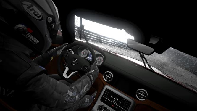 Tag-Nacht-Wechsel aus Gran Turismo 5 und Need for Speed Hot Pursuit im Videovergleich. Beide Rennspiele erscheinen im November 2010. 