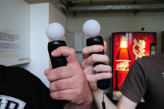 Videogameszone.,de präsentiert zehn Gründe, weswegen man sich PlayStation Move zulegen sollte. (1)