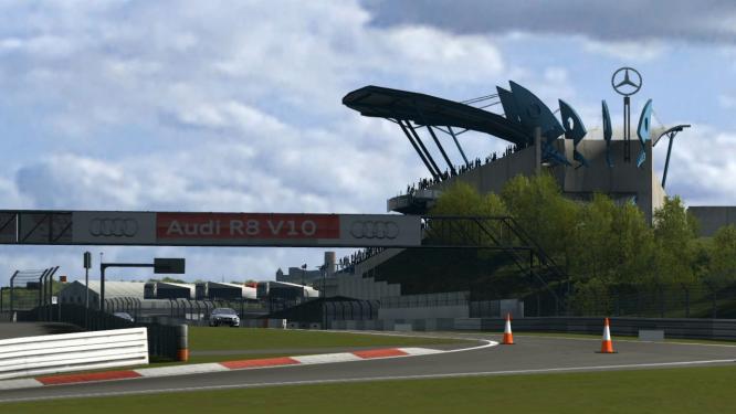 Gran Turismo 5: Offizielles Video auf Youtube macht den Reality Check auf dem Nürburgring. Die Rennspielsimulation von Sony ist bereits seit November 2010 für PlayStation 3 erhältlich. 