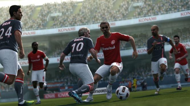 Der Metascore von Pro Evolutions Soccer 2012 liegt beim Wertungs-Portal Metacritics um knapp 10 Punkte unter jenem von FIFA 12.  (15)