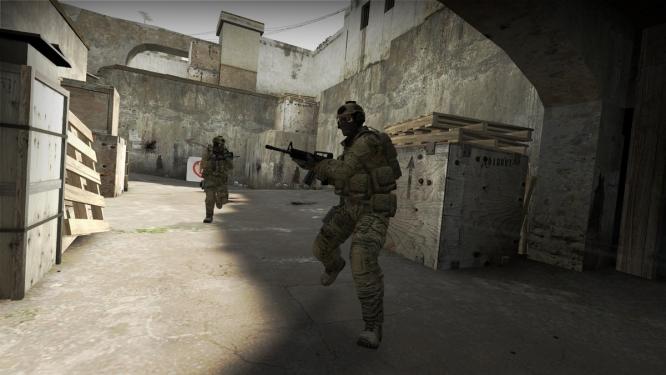 Auf der PAX 2011 ist ein neues Video entstanden, das Spielszenen von de_dust aus der Xbox-360-Version von Counter-Strike: Global Offensive zeigt.