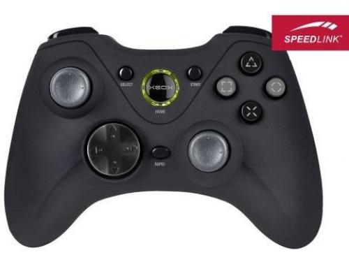 Speedlink veröffentlicht im Oktober ein Gamepad für die PlayStation 3, das dem Xbox 360-Controller zum verwechseln ähnlich sieht. Selbst der leuchtende Ring ist beim PlayStation 3-Controller im Xbox 360-Stil vorhanden.