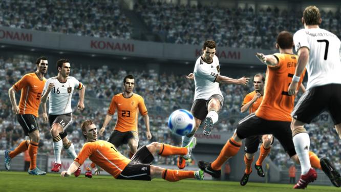 Der erste kostenlose DLC für Pro Evolution Soccer 2012 wurde von Konami angekündigt. Dieser soll die Mannschaften auf den aktuellen Stand bringen.