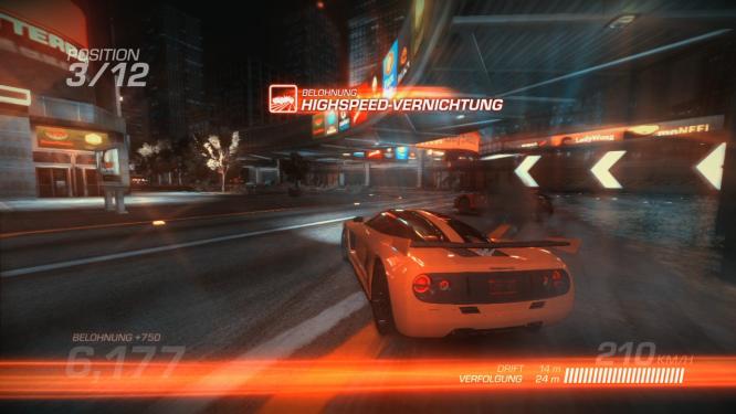 Rutschpartie: Die Ridge Racer-Serie ist bekannt für coole Drifts - die steuern sich in Unbounded aber reichlich schwammig.