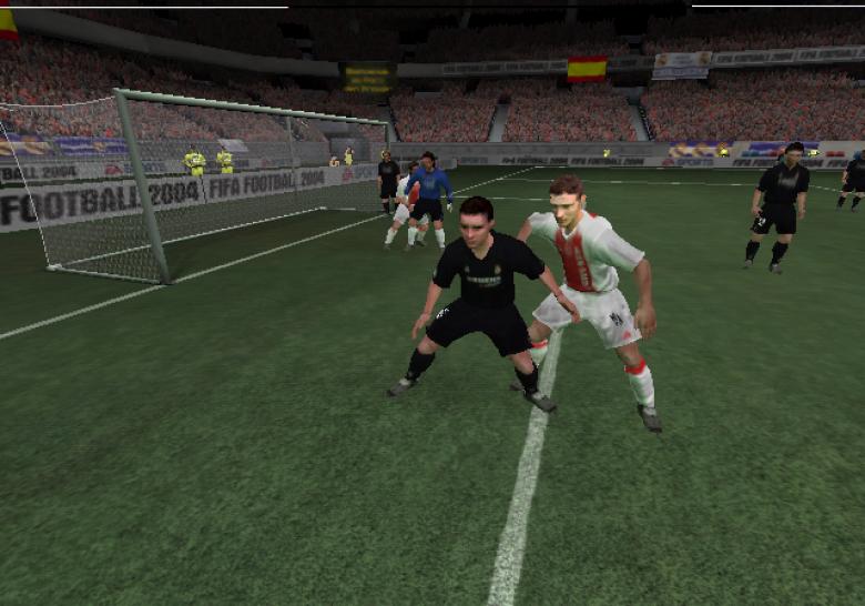 [05/09/03] Bevor die Ecke reingespielt wird, tobt der Positions-Zweikampf mit dem Gegenspieler.