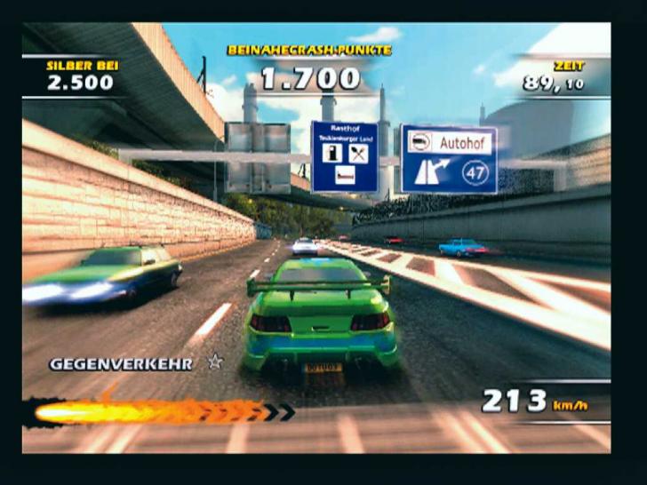 [26/04/07] 200 km/h. Autobahn. Gegenspur. Das gibt ordentlich Punkte - auch in Flensburg. BILD: PLAYZONE