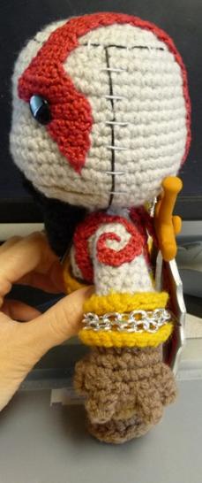 [24/03/10] Kratos aus God of War 3 als Sackboy-Plüsch-Figur (2)