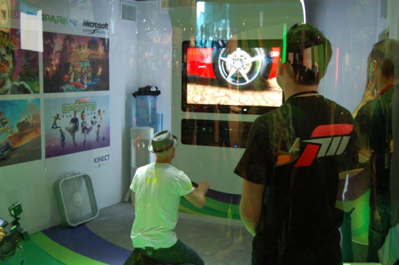 [16/06/10] Fotos von der E3 2010 zur Kinect-Steuerung von Microsoft. (Xbox 360) 