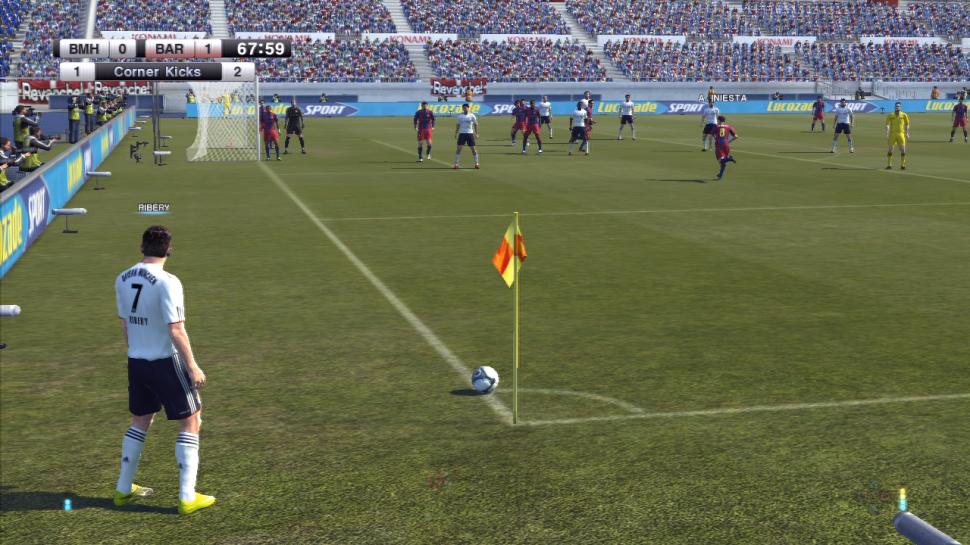 [08/09/10] Die Demo zu PES 2011 ist ab sofort für PlayStation-Plus-Mitglieder verfügbar.