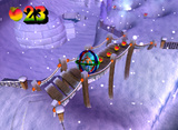 Um den Zorn des Cortex abzuk&uuml;hlen, rennt, rollt und fliegt Crash Bandicoot durch die Gegend.