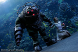 Bioshock 2: Geniales Cosplay-Kostüm in Unterwasser-Aquarium fotografiert