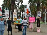 Tote Ziegen, gestellte Demonstrationen, Fake-Leichenteile: Absurde Marketing-Aktionen der Publisher