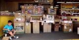 Caine's Arcade: 9-jähriger Spielefan baut geniale Arcade-Spielhalle aus Pappkartons - mit Video