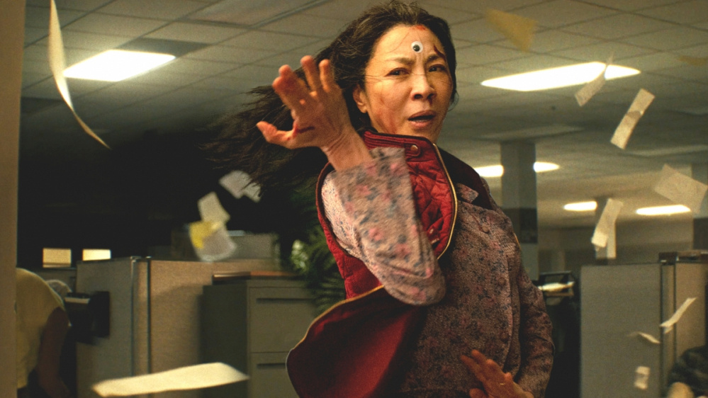 Kritik zu Everything Everywhere All At Once: Die Mutter aller Filme
