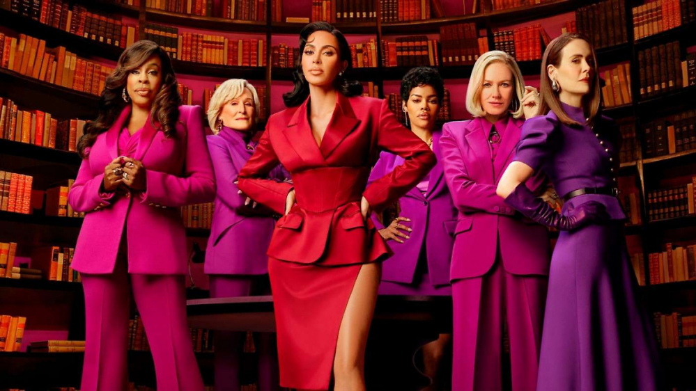 All's Fair: Neue Serie mit Kim Kardashian auf Disney Plus startet mit 0 % auf Rotten Tomatoes - trotz Hollywood-Legende