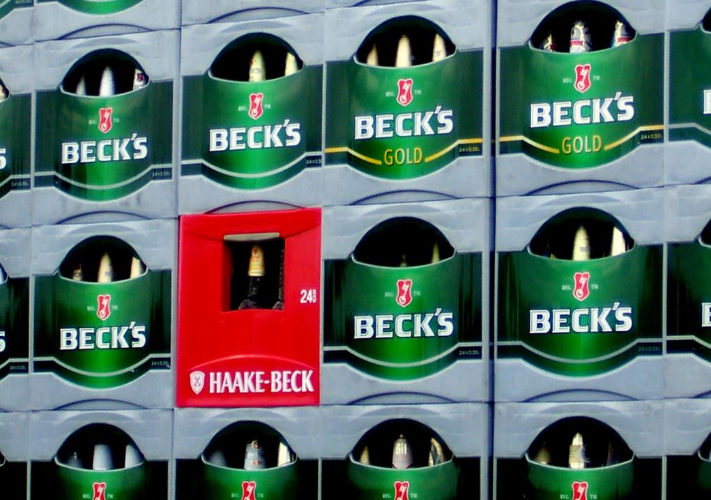 4. Getränke - Gehen euch auf eurer Neujahrs-Party die Getränke aus, dann habt ihr 2 Probleme: Erstens - Unzufriedene Gäste und Zweitens ihr müsst für teures Geld Nachschub besorgen. Prost!