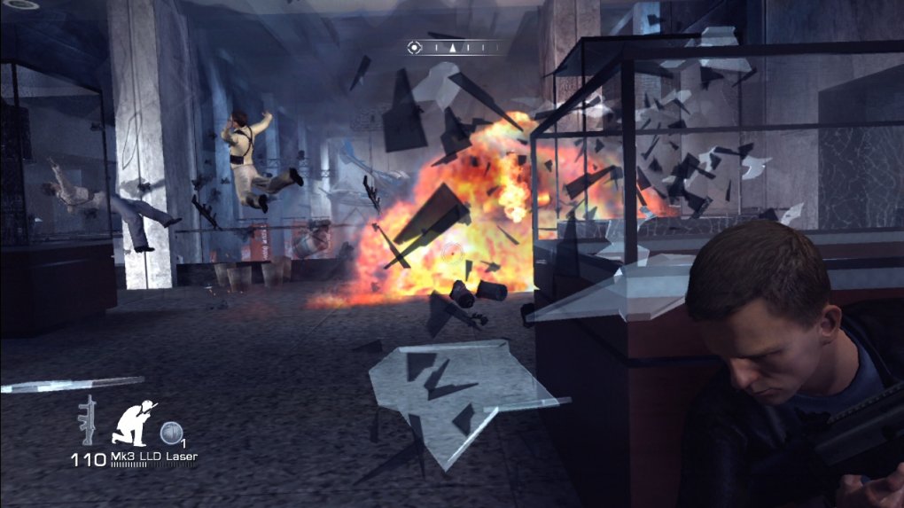 James Bond: Ein Quantum Trost - Praktisch: In einem Flugzeugmuseum gibt’s gleich ein paar Flugstunden gratis. Explosive Kisten, Fässer und Tanks stehen wirklich überall. (BILD: play³)