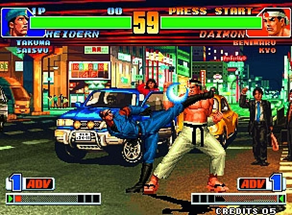 King of Fighters ’98: The Slugfest (1998)
Mit zehn Teilen ist KOF 
die umfangreichste Serie des Neo Geo. In Dreiergruppen treten Charaktere aus diversen SNK-Spielen an, um sich gegenseitig mit Feuerbällen und Karatetritten die Hintern zu versohlen. Der 98er-Teil glänzt durch tolle Kombinationsmöglichkeiten und eine ausgeglichene Kämpferriege. Nur eine Hintergrundgeschichte fehlt bei diesem als Traum-Match deklarierten Zusammentreffen.