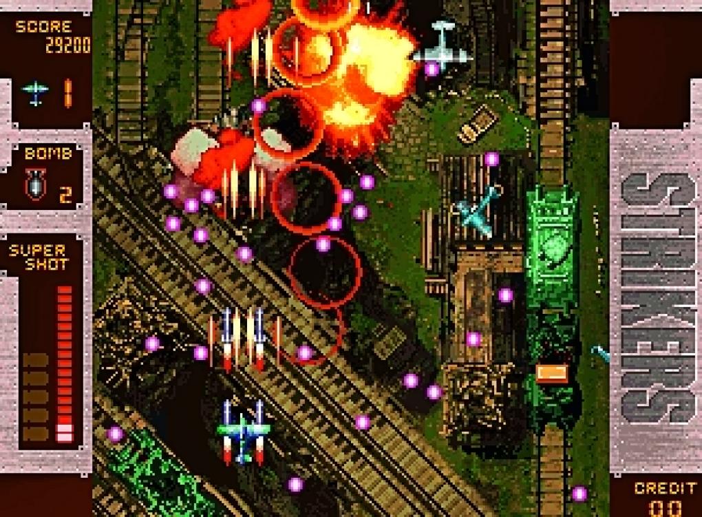 Strikers 1945 Plus (1999)
Vertikale Ballereien gibt es am Neo Geo nur eine Handvoll. Diese ist eindeutig die beste. Ihr fliegt mit einem Flugzeug durch acht knackige Levels. Angst vor Kugeln solltet ihr keine haben, denn der Bildschirm wimmelt von Projektilen. Doch für jede knifflige Stelle gibt es die richtige Taktik. Die Frage lautet: Überlebt ihr lange genug, um sie zu finden? Schade, dass dieses Spiel nur für die Spielhallenvariante MVS erschienen ist.