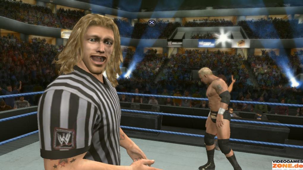 Road to Wrestlemania: Ein Beispiel für die Interaktivität in diesem Modus. Edge grinst so lange doof in die Kamera, bis ihr die eingeblendete X-Taste drückt. Lame!