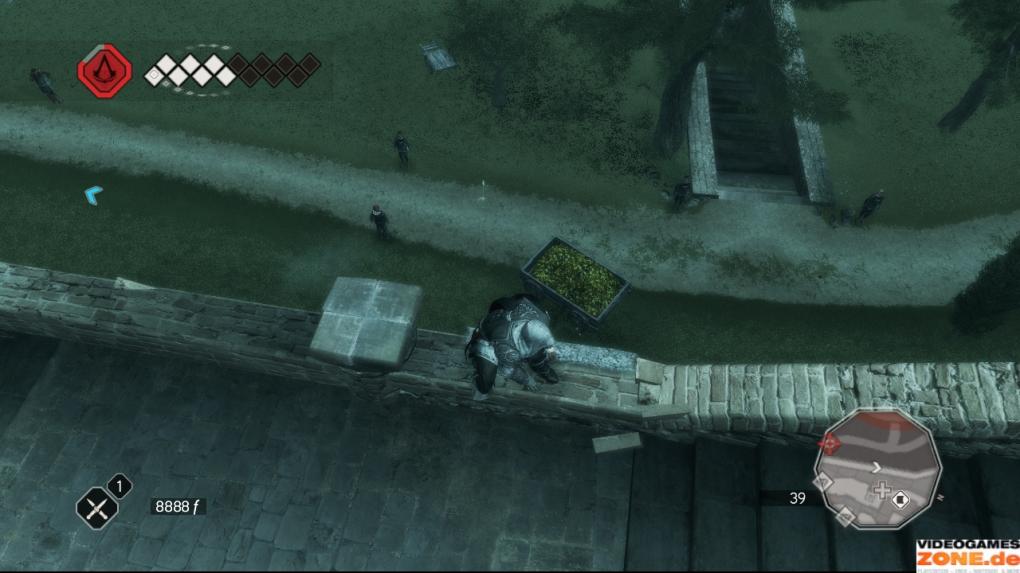 Auf der Höhe des Amphitheaters springt Ezio in den Heuwagen und wartet, bis Jacopo und seine Wächter vorbeigegangen sind. Anschließend laufen Sie in einem Bogen über die linke Seite ins Innere der Ruinenstätte und belauschen das Treffen.