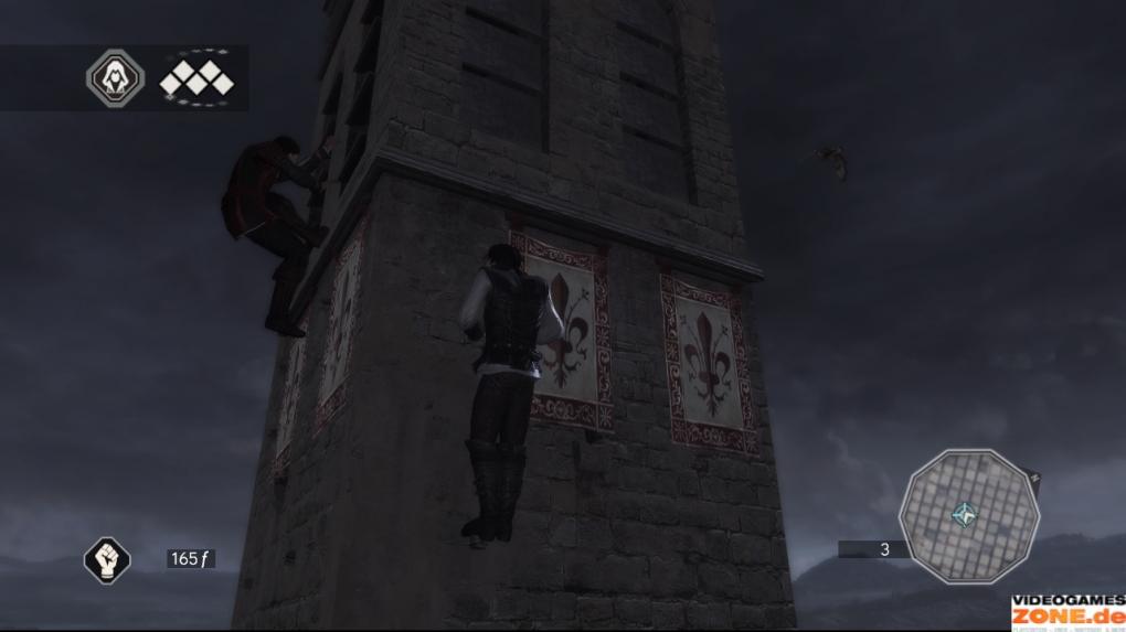Den Turm besteigen Sie, indem Sie vom Startpunkt geradeaus an der Fassade hochrennen, sich dann nach links hangeln und an den zerbrochenen Fenstern und Vorsprüngen bis zur Spitze klettern.