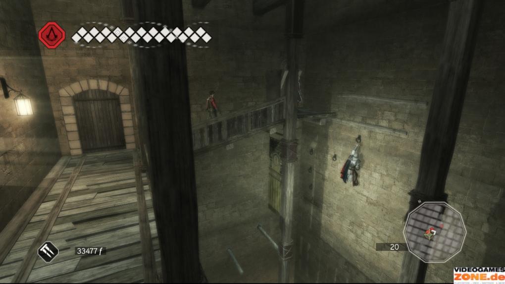 Im Turm springt ihr im Uhrzeigersinn über die Balken nach oben. Erledigt die Wache und erklimmt die Leiter. Weiter geht es über die Streben bis zu den in die Wand eingelassenen Ringen. Klettert daran hinauf und tötet oben die beiden patroullierenden Feinde.