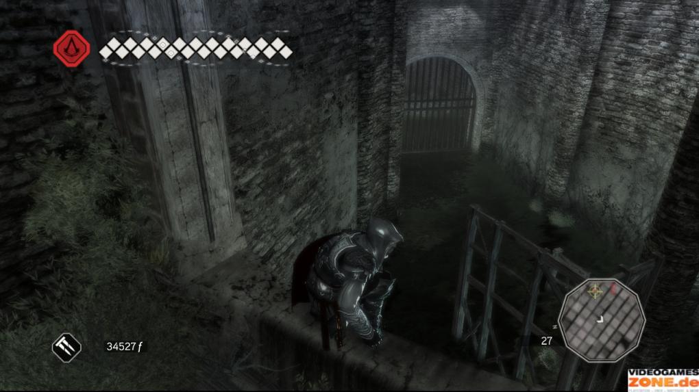 Wenn ihr den Schalter umgelegt habt, müsst ihr euch beeilen, da das Gatter nach wenigen Augenblicken wieder herunterrasselt. Hinter dem Tor springt ihr ins Wasser und taucht unter dem markierten Gitter hindurch. Auf der anderen Seite wendet ihr euch nach links.