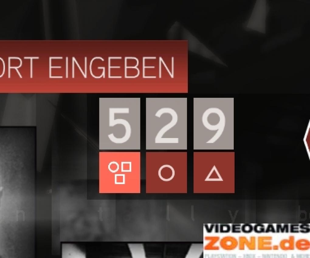 Gebt das Passtwort ein, dass ihr in unserer Grafik seht. Danach drückt ihr auf den großen, roten Knopf und sucht auf dem leeren Pergament nach der unsichtbaren Ziffernfolge links unten. (1)