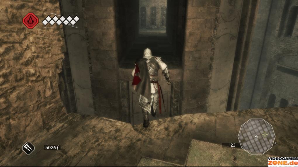 Der Hebel auf der anderen Seite öffnet den Weg durch die mittlere Säule. Von dort geht es nach rechts bis zum nächsten Schalter, anschließend gelangt Ezio mittels eines Sprung des Glaubens nach ganz unten in den Heuhaufen.