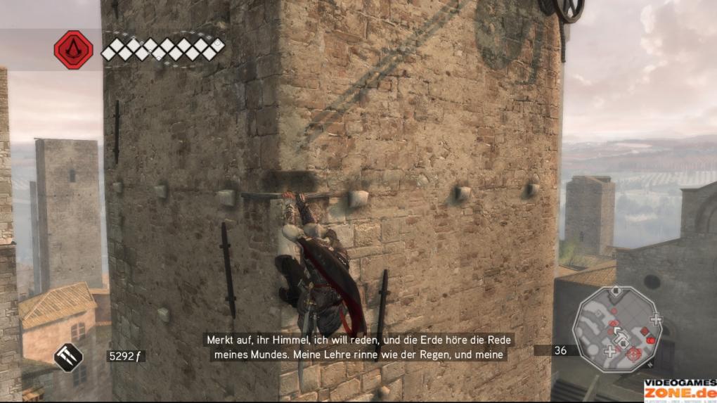 Mit einem Sprung in Richtung Süden heftet sich Ezio an einen der hervorstehenden Steine am nächsten Turm. Danach hangeln Sie sich nach links und klettern nach oben, bis Ezio zurück nach rechts und über die Vorsprünge auf die Spitze klettern kann.
