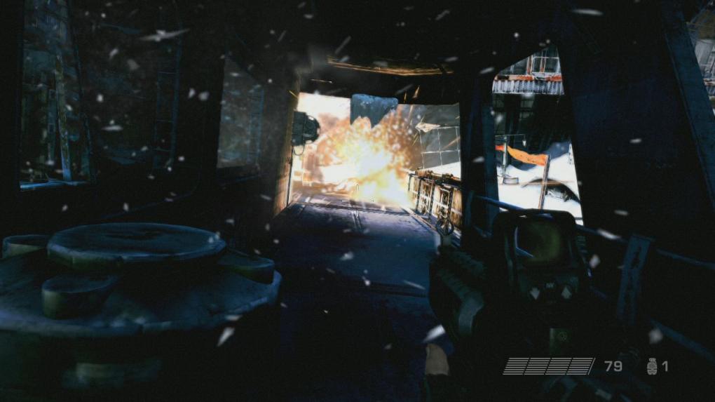 Gegnerische Granaten: Die Helghast werfen sehr gerne Granaten. Diese werden allerdings nicht wie bei Call of Duty durch eine Einblendung auf dem Bildschirm angezeigt, sondern machen durch ein Piepen auf sich aufmerksam. Wenn ihr also ein Piepen hört, solltet ihr so schnell es geht eure Deckung verlassen und zu einer anderen rennen, auch wenn ihr die Granate selbst nicht seht. Die Helghast werfen ihre Granaten nämlich sehr präzise.