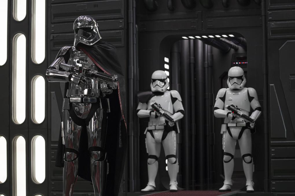Captain Phasma ist erneut kaum mehr als schicke Dekoration.