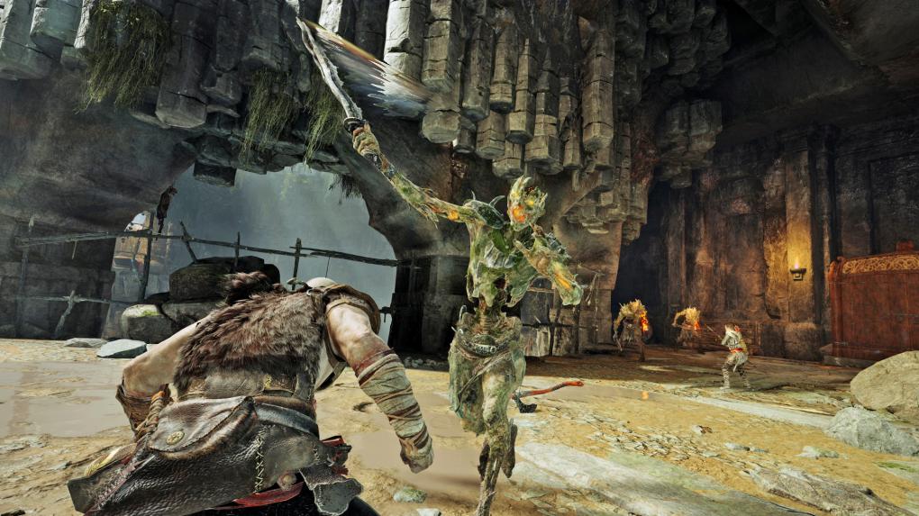 Die Kämpfe im God of War-Reboot von 2018 sind taktischer als in den Vorgängern. Kratos’ Ausweichschritt ist enorm hilfreich.