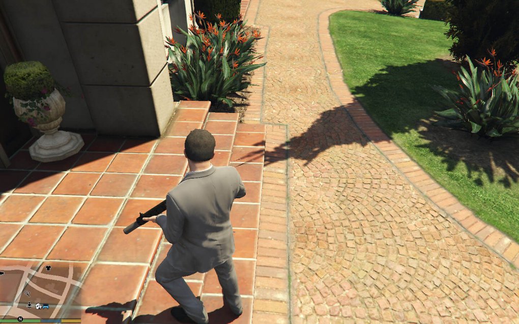 GTA 5 Michael mit Waffe in der Hand