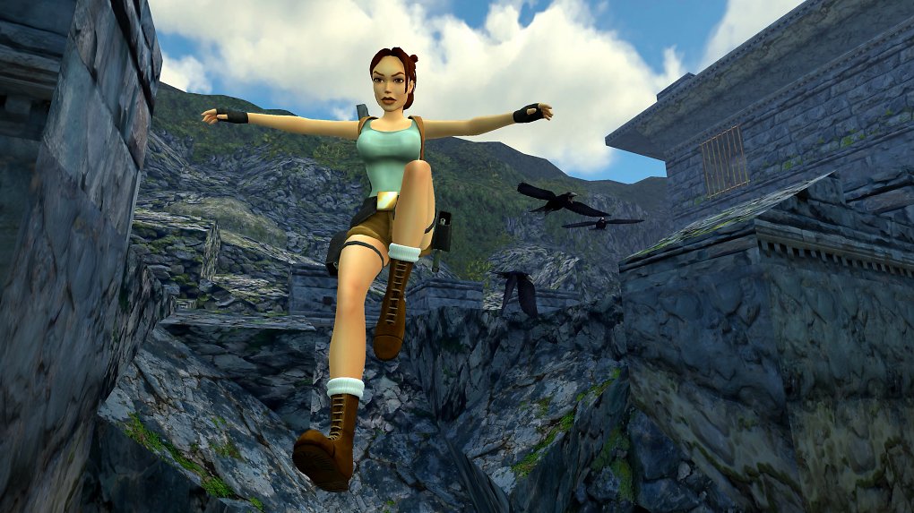 Lara im Sprung von der chinesischen Mauer.